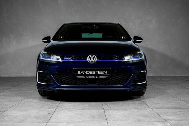 WVWZZZAUZJW808298 2018 VOLKSWAGEN GOLF-3