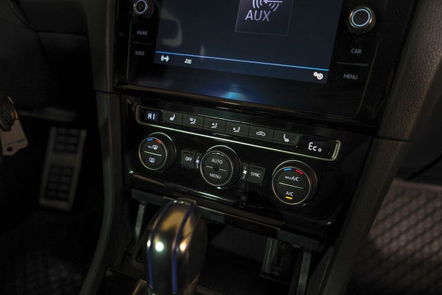 2018 VOLKSWAGEN GOLF - 26