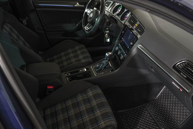 2018 VOLKSWAGEN GOLF - 16