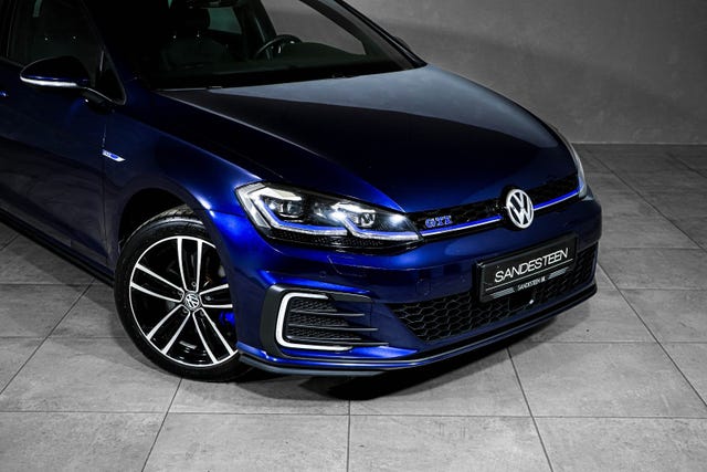WVWZZZAUZJW808298 2018 VOLKSWAGEN GOLF-2