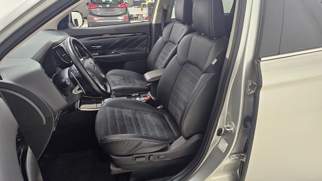 2020 MITSUBISHI OUTLANDER - 12