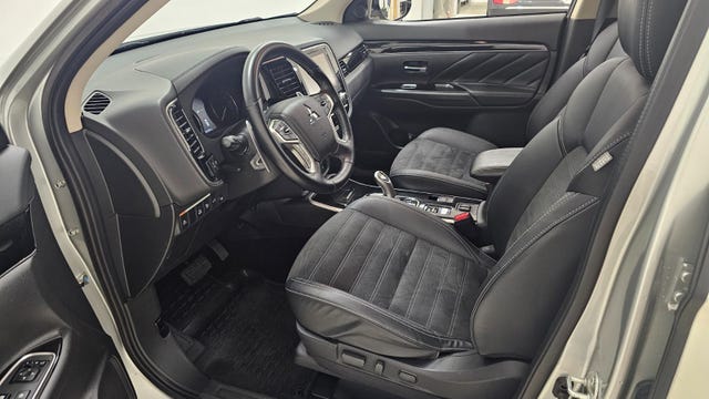 2020 MITSUBISHI OUTLANDER - 13