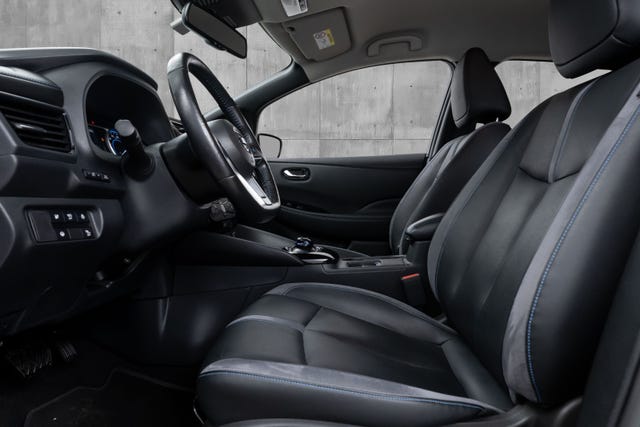 2020 NISSAN LEAF - 11