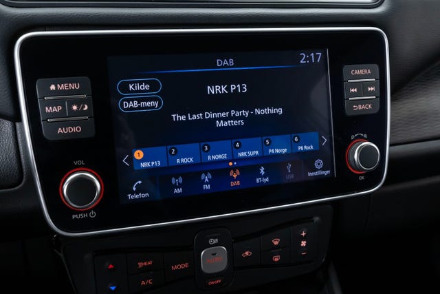 2020 NISSAN LEAF - 24