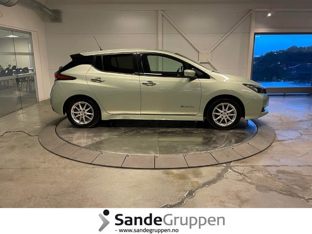 2018 NISSAN LEAF - 8