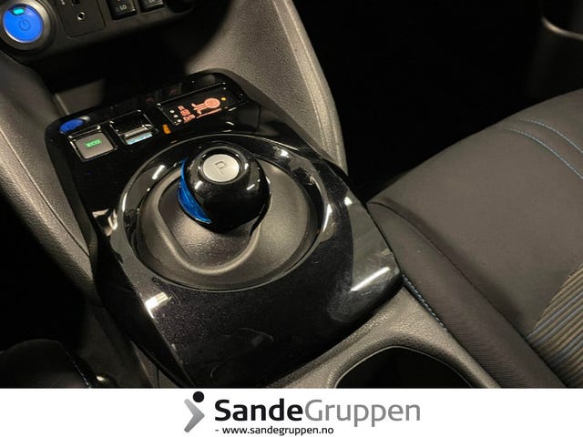 2018 NISSAN LEAF - 17