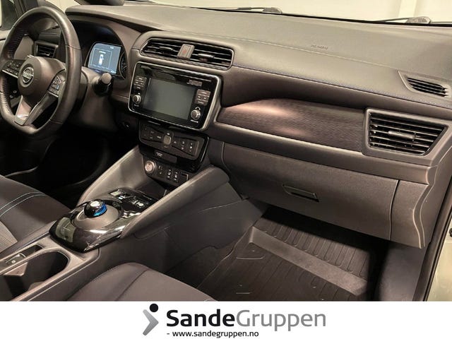 2018 NISSAN LEAF - 11
