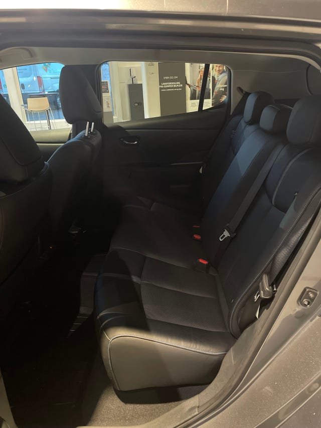 2020 NISSAN LEAF - 12