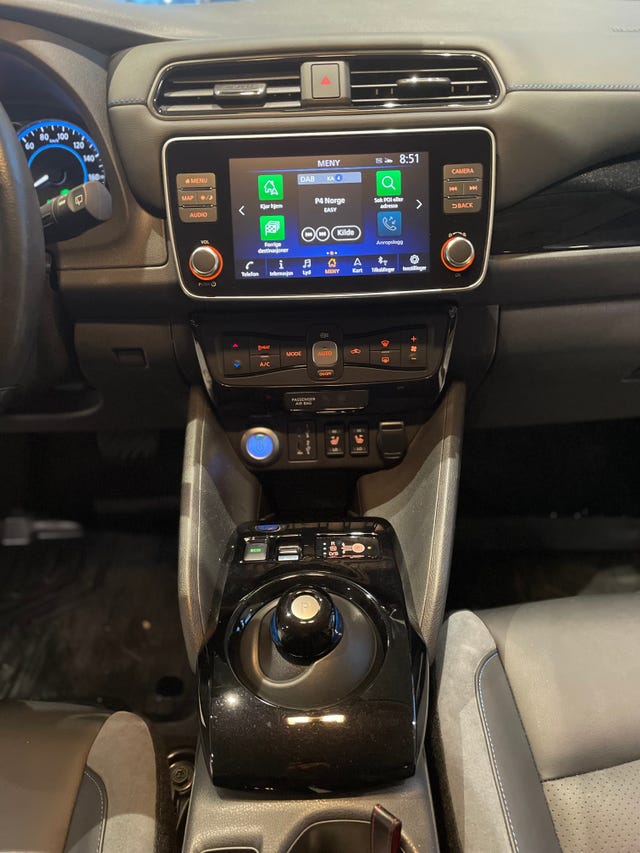 2020 NISSAN LEAF - 11