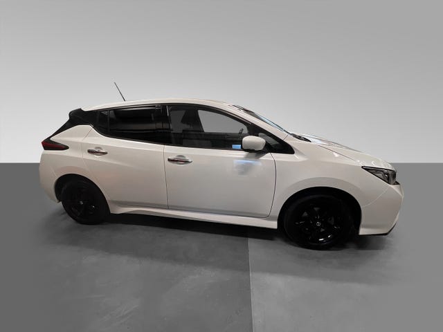 2020 NISSAN LEAF - 10