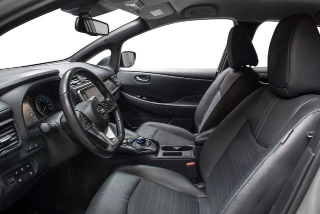 2020 NISSAN LEAF - 10