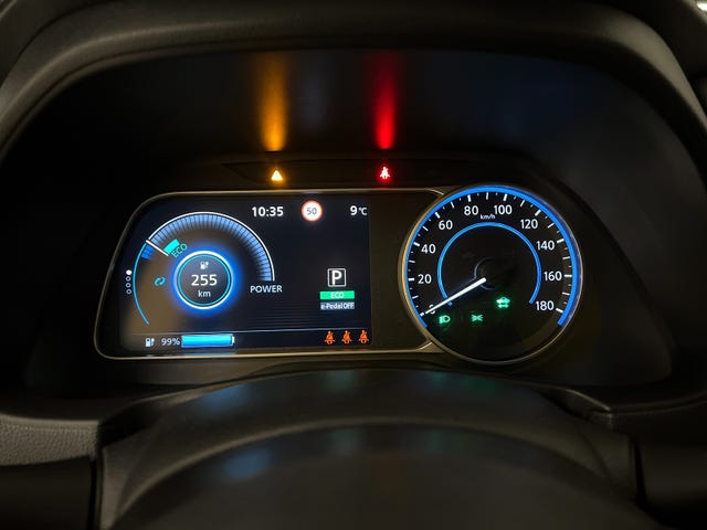 2020 NISSAN LEAF - 20