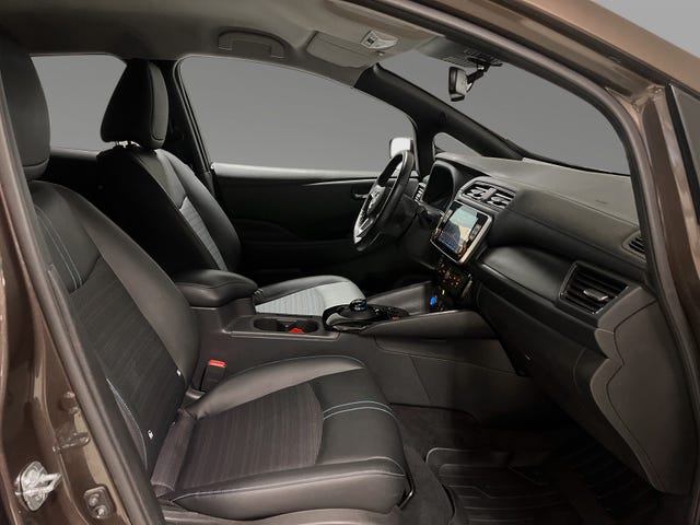 2020 NISSAN LEAF - 16