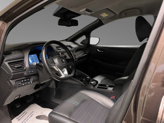 2020 NISSAN LEAF - 17