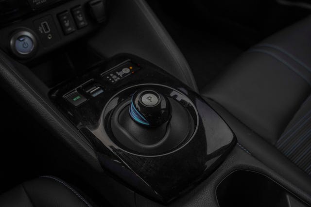 2020 NISSAN LEAF - 23
