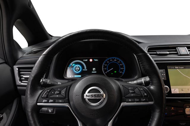 2020 NISSAN LEAF - 11