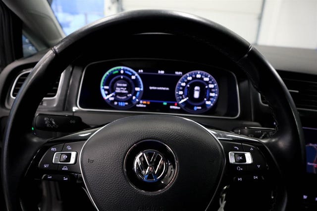 2018 VOLKSWAGEN GOLF - 9