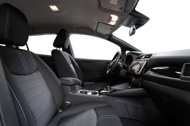 2022 NISSAN LEAF - 22
