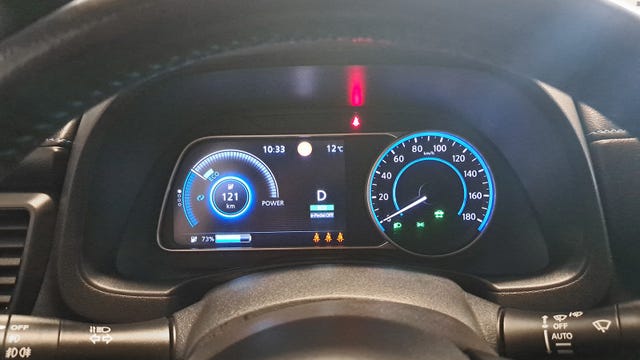2018 NISSAN LEAF - 12