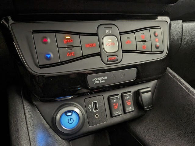 2020 NISSAN LEAF - 15