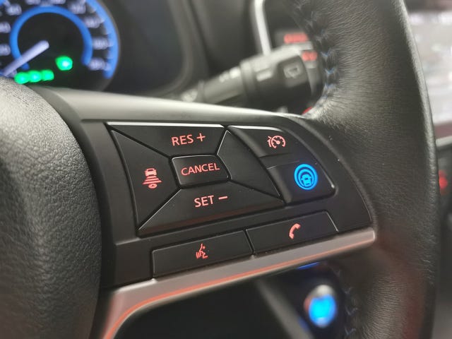 2020 NISSAN LEAF - 25