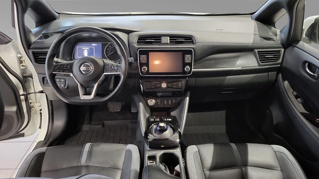 2020 NISSAN LEAF - 17