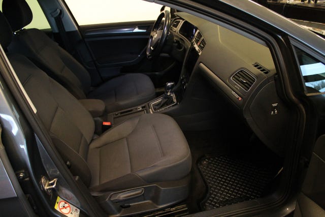 WVWZZZAUZJ8908586 2018 VOLKSWAGEN GOLF-4
