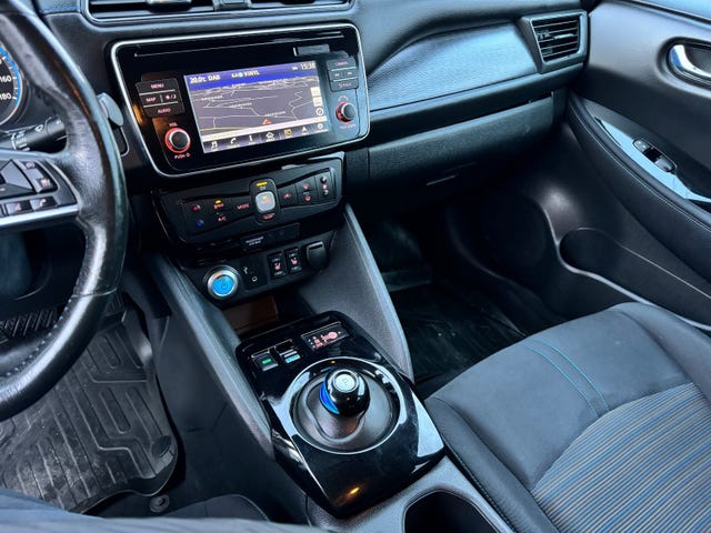 2019 NISSAN LEAF - 12