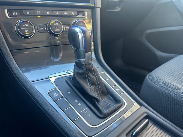 2018 VOLKSWAGEN GOLF - 16