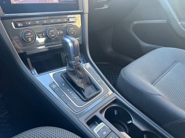 2018 VOLKSWAGEN GOLF - 27