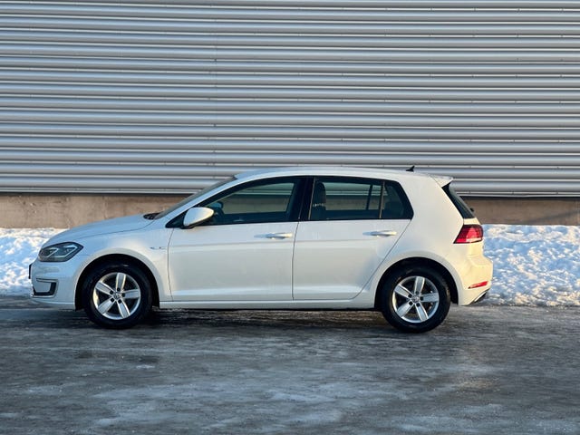 WVWZZZAUZJ8909527 2018 VOLKSWAGEN GOLF-1