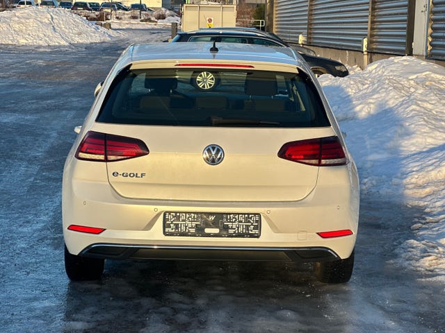 WVWZZZAUZJ8909527 2018 VOLKSWAGEN GOLF-3