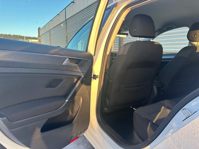 2018 VOLKSWAGEN GOLF - 9