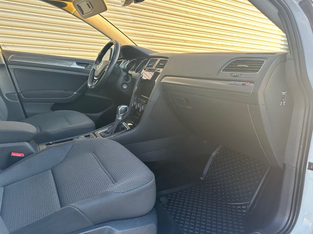 2018 VOLKSWAGEN GOLF - 33