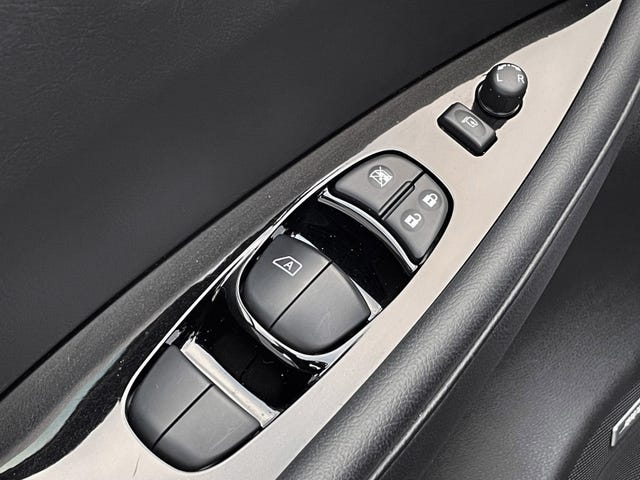 2018 NISSAN LEAF - 29