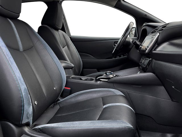 2018 NISSAN LEAF - 26