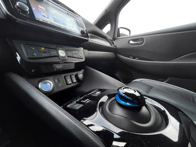2018 NISSAN LEAF - 14