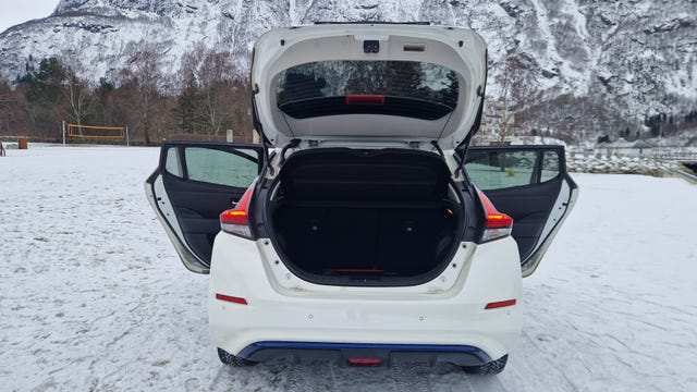 2018 NISSAN LEAF - 36
