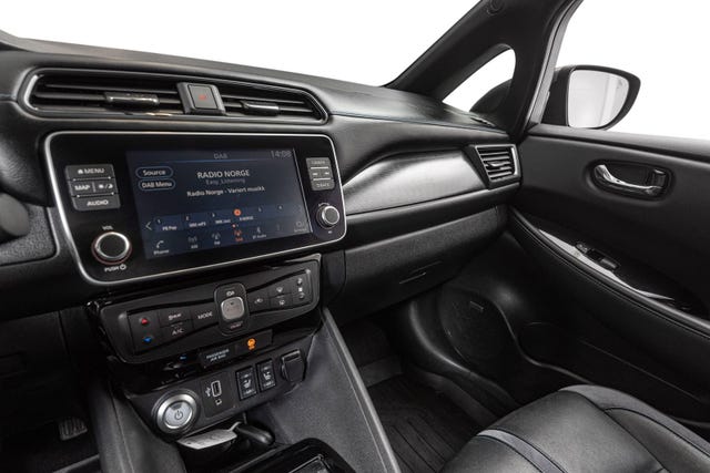 2019 NISSAN LEAF - 10