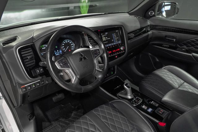 2020 MITSUBISHI OUTLANDER - 28