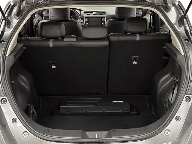 2019 NISSAN LEAF - 11