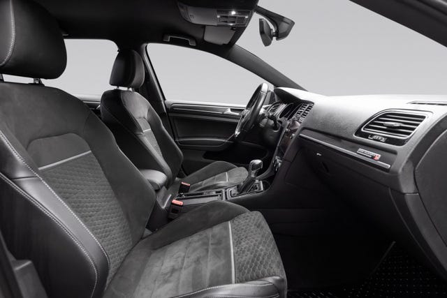 2018 VOLKSWAGEN GOLF - 32