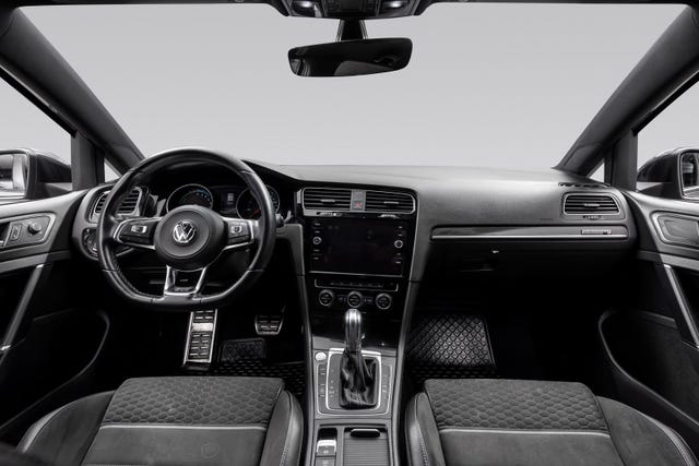 2018 VOLKSWAGEN GOLF - 18