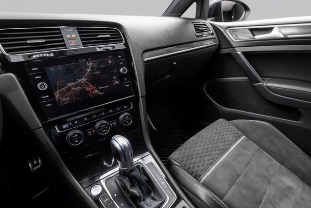 2018 VOLKSWAGEN GOLF - 25