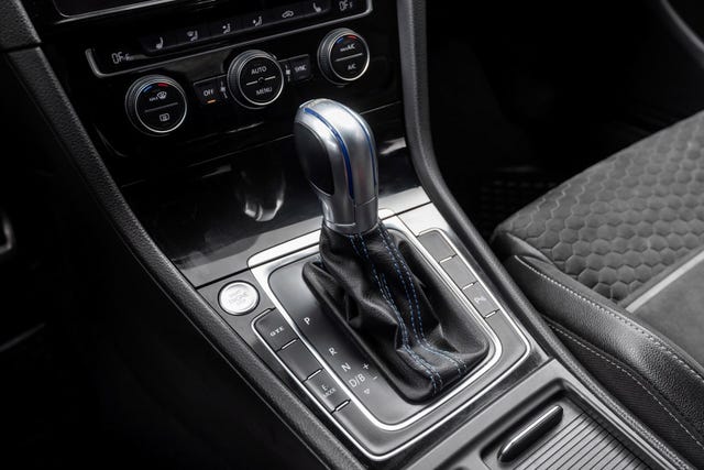 2018 VOLKSWAGEN GOLF - 30