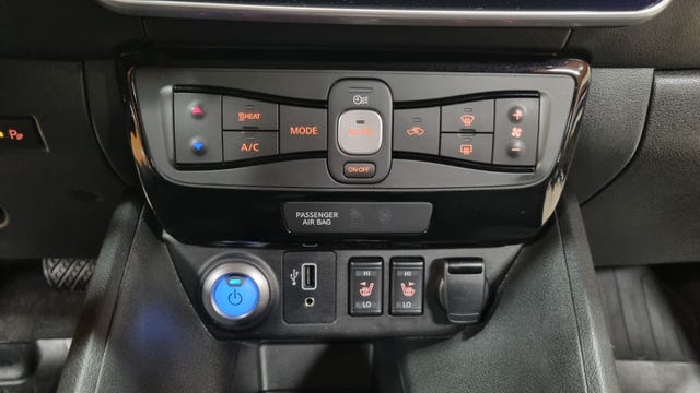 2019 NISSAN LEAF - 25