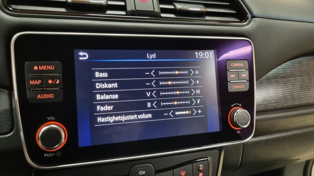 2019 NISSAN LEAF - 30