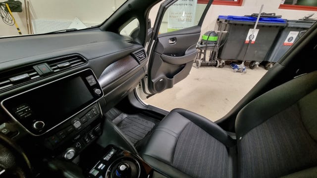 2019 NISSAN LEAF - 38