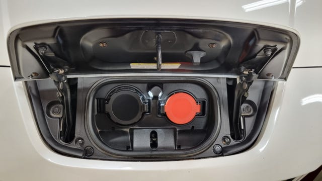 2019 NISSAN LEAF - 10