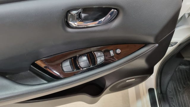 2019 NISSAN LEAF - 12